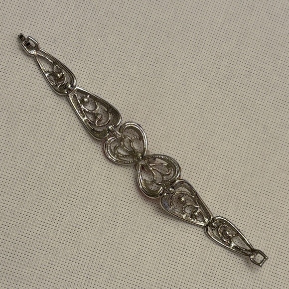 Rhinestone Jewelry Collection Red and Silver Women's Bracelet 7” EUC - Picture 9 of 10